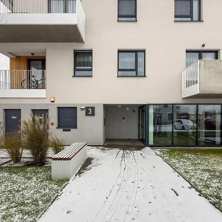 Beige In With Parking And Balcony By Renters Apartamento